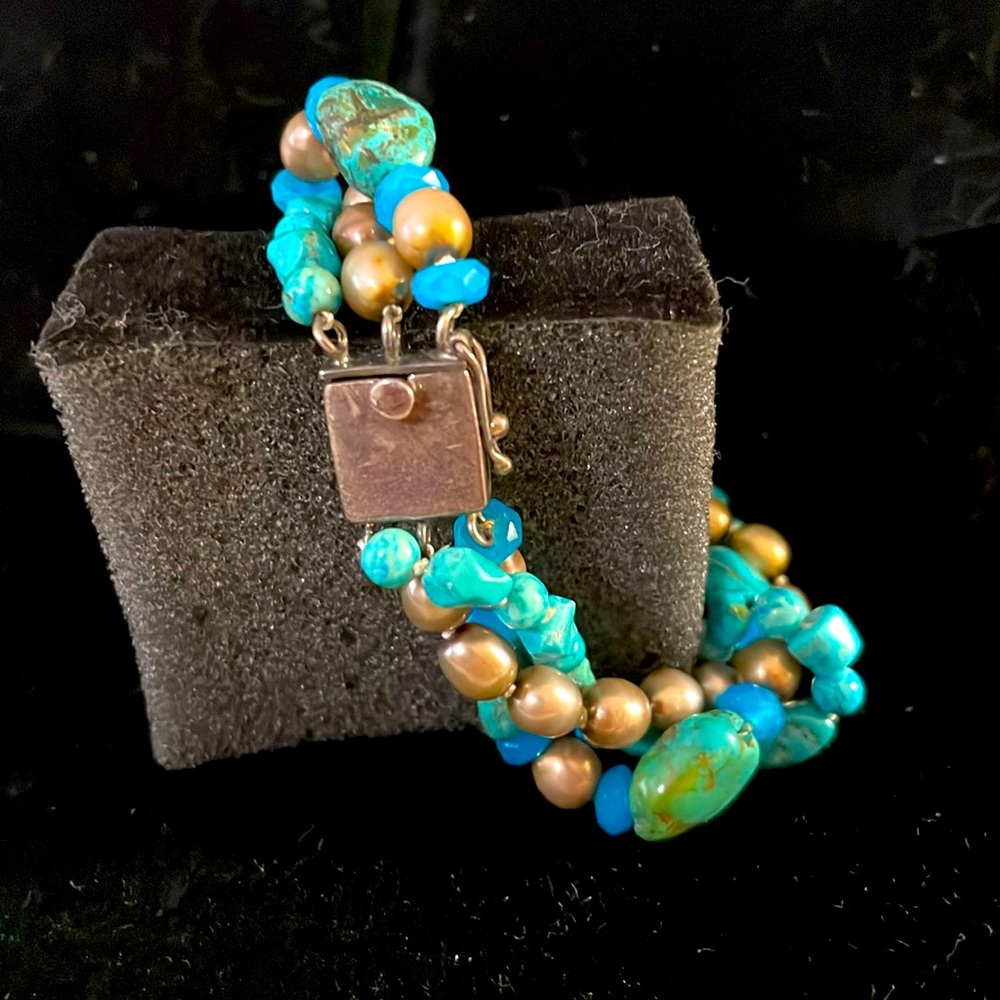 Turquoise and beads bracelet with clasp. Stone auth unconfirmed.